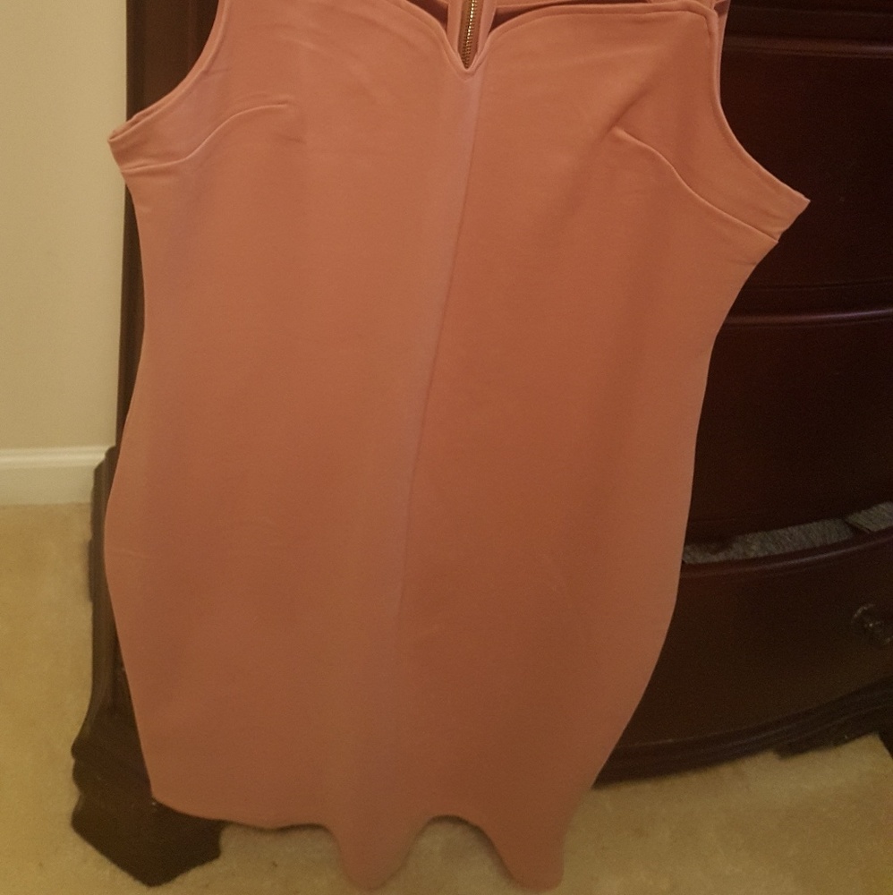 Dress - Picture 2 of 5